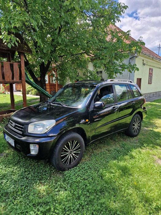 Vând Toyota Rav4