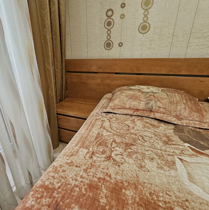 Продам спальный гарнитур