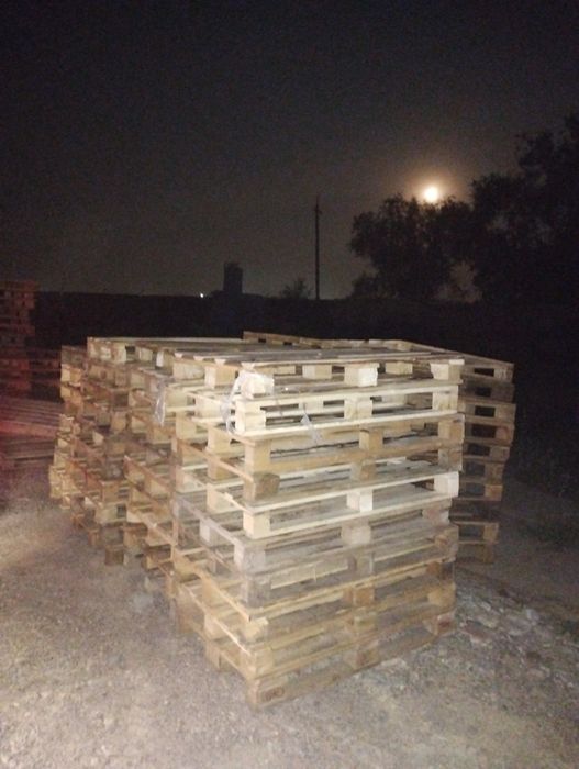 Поддоны продам много доставка есть