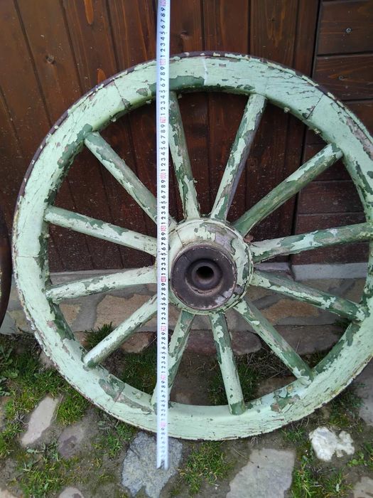 Дървени колела от каруца