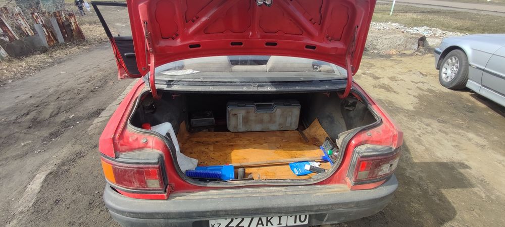 Продам Мазду 323