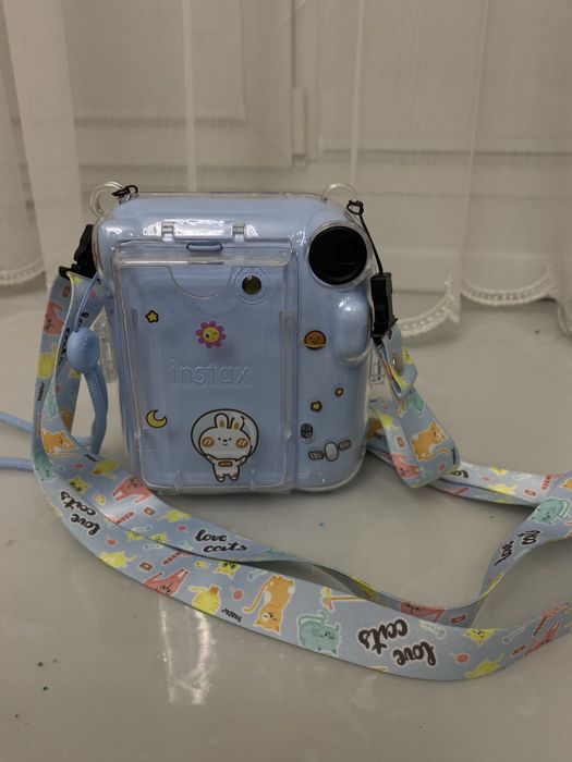 Instax Mini 12 — б/у, отличное состояние