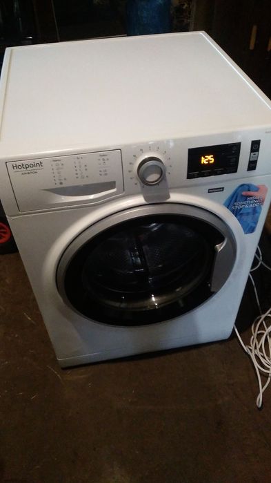 Vând mașină de spălat Ariston Hotpoint 8 kg motor inverter