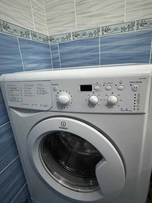 Машинка стиральная INDESIT