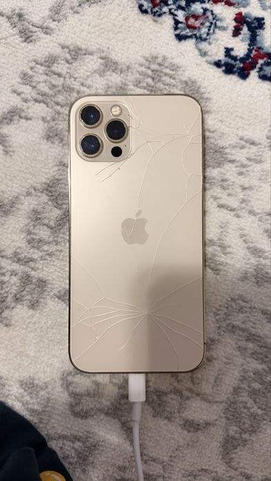 Продаю iPhone 12 Pro 256GB (Gold)
