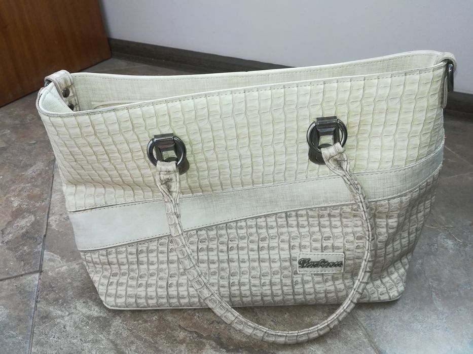 Елегантна дамска чанта