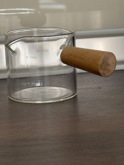 Луксозна мерителна чашка от стъкло