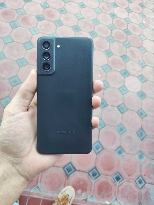 Samsung s21 fe 128gb srochna sotiladi