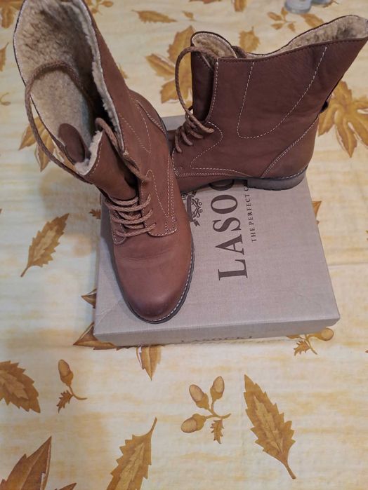 Ghete dama din piele