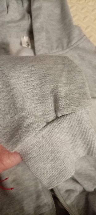 Продам новую кофту для девочек