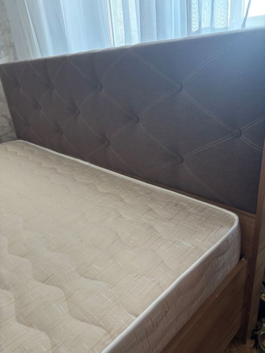 Кровать с ортопедическим матрасом