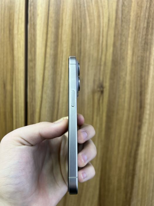 Iphone 15 pro natural 256 gb 81%