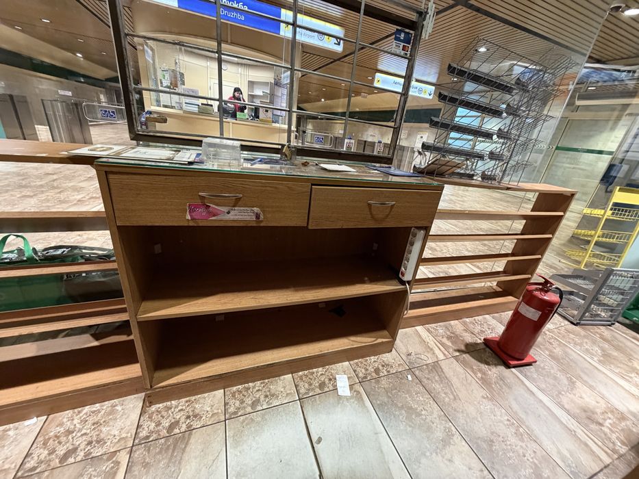 Стелажи и рафтове