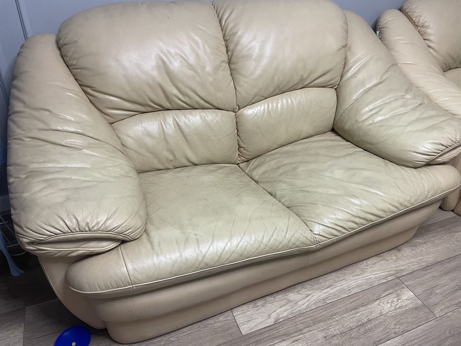 Продам кожанный диван