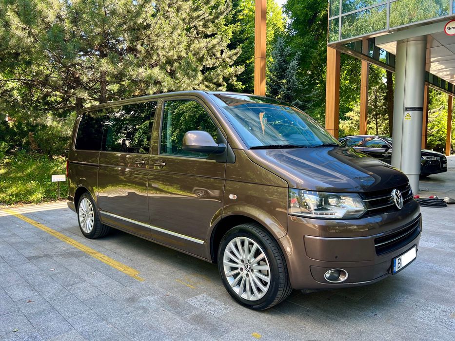 VOLKSWAGEN Multivan