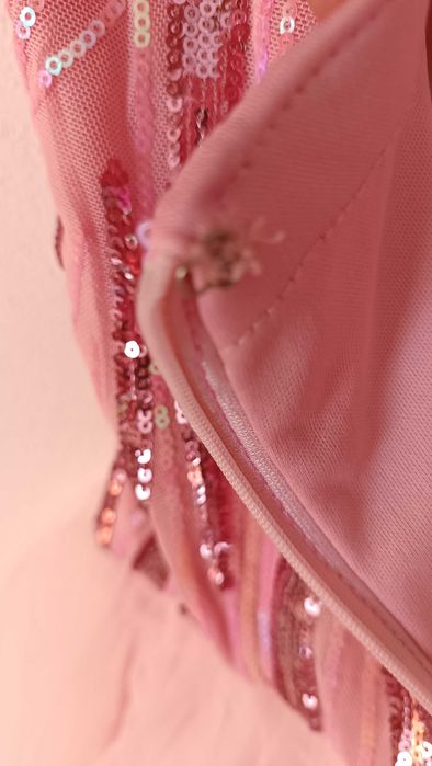 Елегантна бална рокля в розово