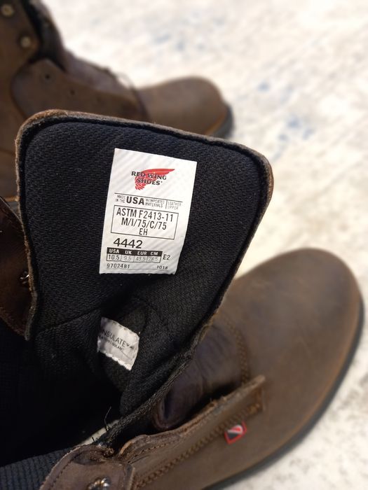 Продам сефти берцы.