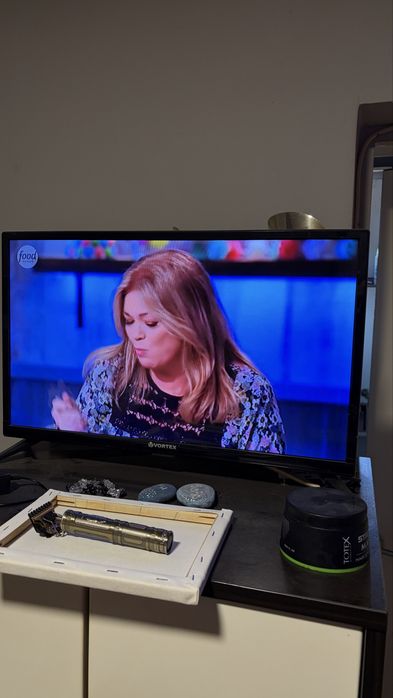 Tv LCD Vortex  65 cm