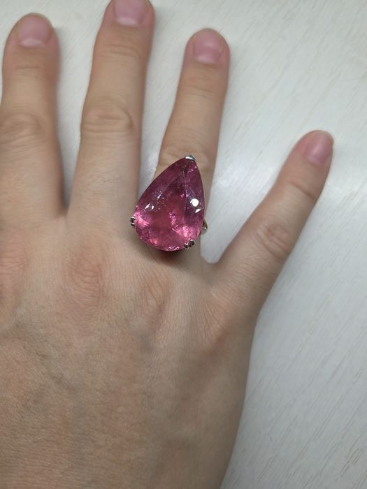 Продам шикарный кольцо