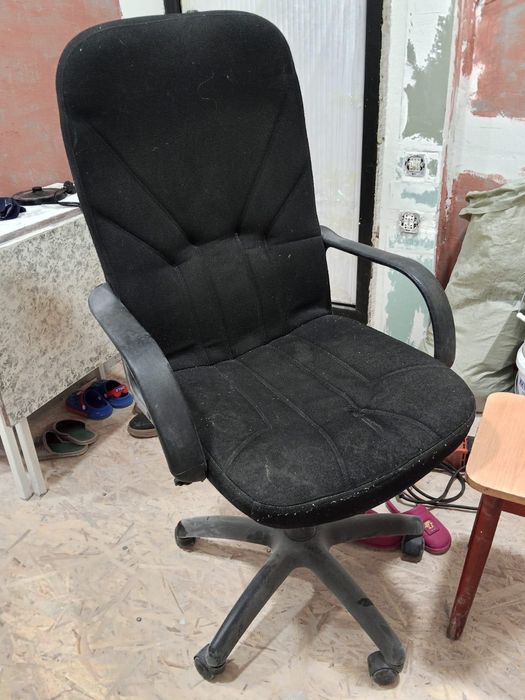 Продам компьютерный стол