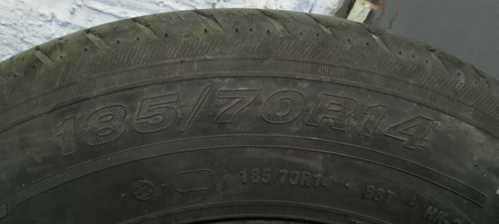 Покрышка 185/70/R14 2 шт