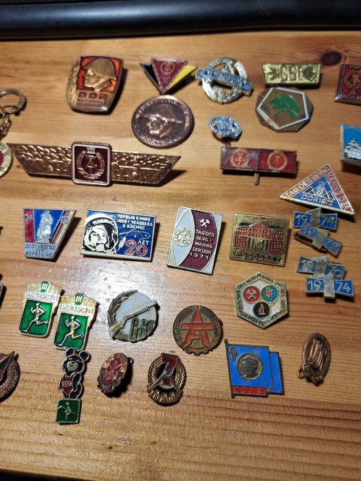 Insigne si medalii DDR