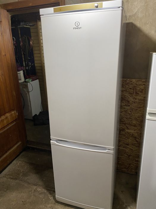 Холодильник INDESIT