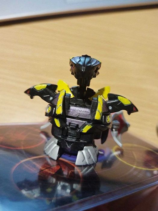 Bakugan Darkus Knight Percival Bakugan Yellow Accents custom Painted