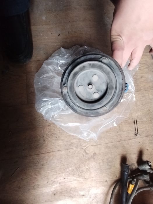 Продам компрессор кондиционера