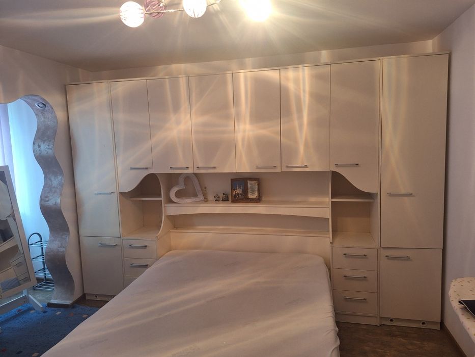 Apartament 3 camere de închiriat.  320 EUR
