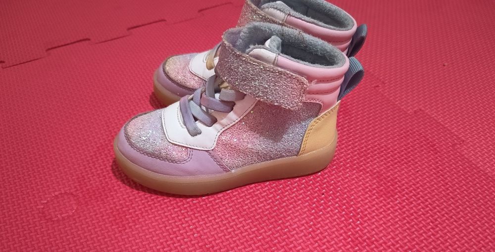 Adidași fete cu lumini