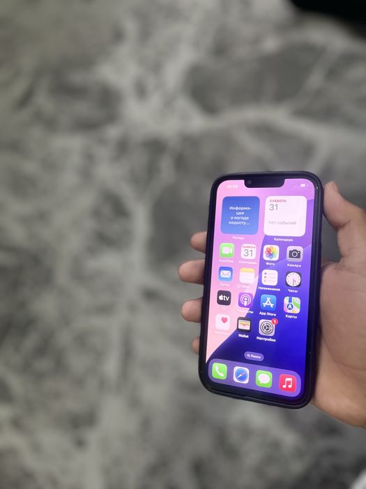 iPhone 13 без ремонта идеально  128/77