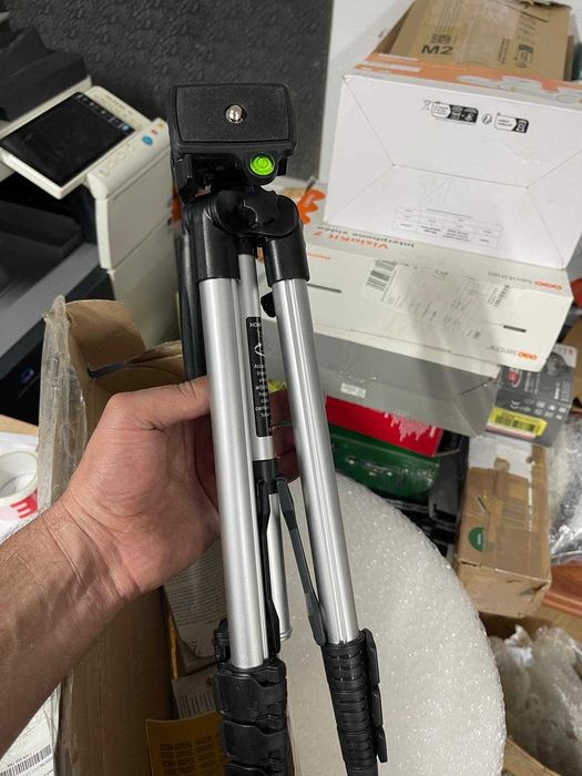 Nivela cu laser Bosch Quigo Plus cu linii in cruce, lumina rosie, cu autonivelare, 7 m, cu stativ