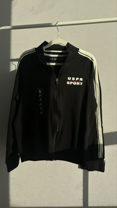 Толстовка на замке