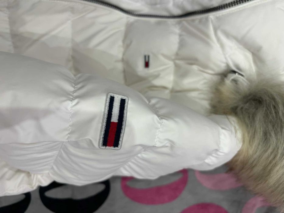 Ново зимно бяло пухено дамско яке tommy hilfiger