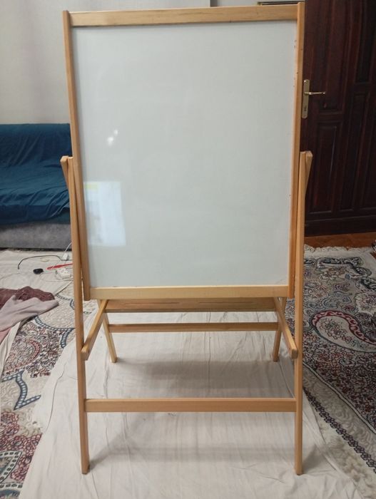 Продается 2х сторонняя доска  для детей.