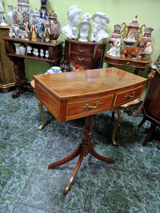 Превъзходна антикварна френска конзолна масичка