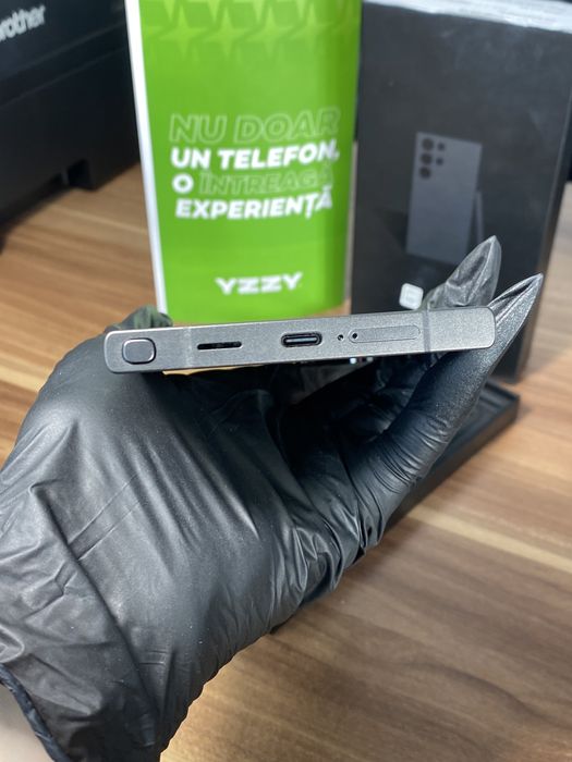 Samsung Galaxy s24 ultra • 256 GB • Titanium Black