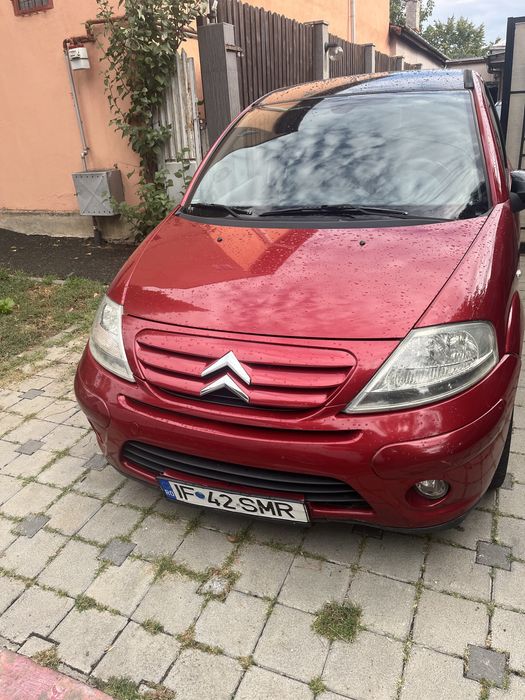 Masina este 1.6 benzina este automata ful