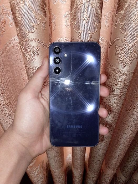 Samsung A15 xotirasi 128/6 telefon ideal xolatda