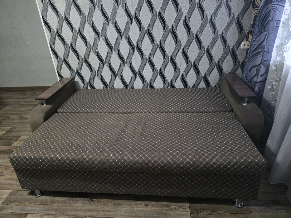 Продаю диван.    .