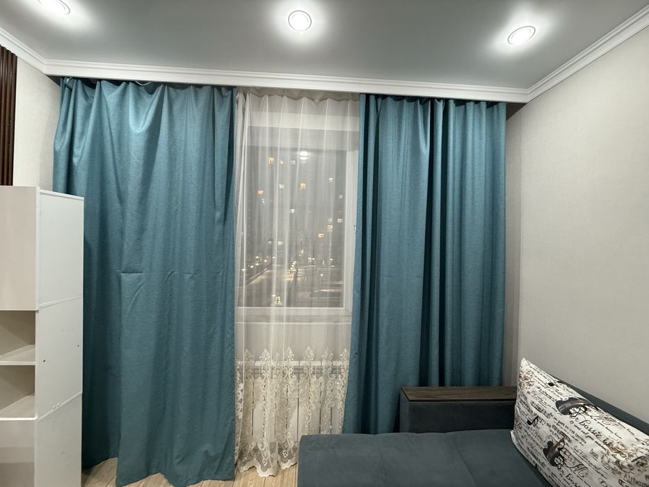 Продаю столы, диван, шторы, кровать