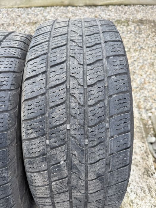 Vând Anvelope M+S 225/50 r17