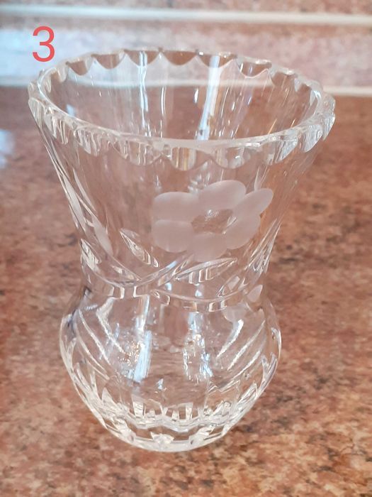 Три красиви кристални вази