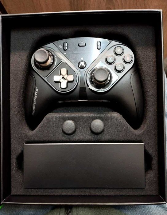 Контролер Thrustmaster ESWAP X PRO за Xbox и PC