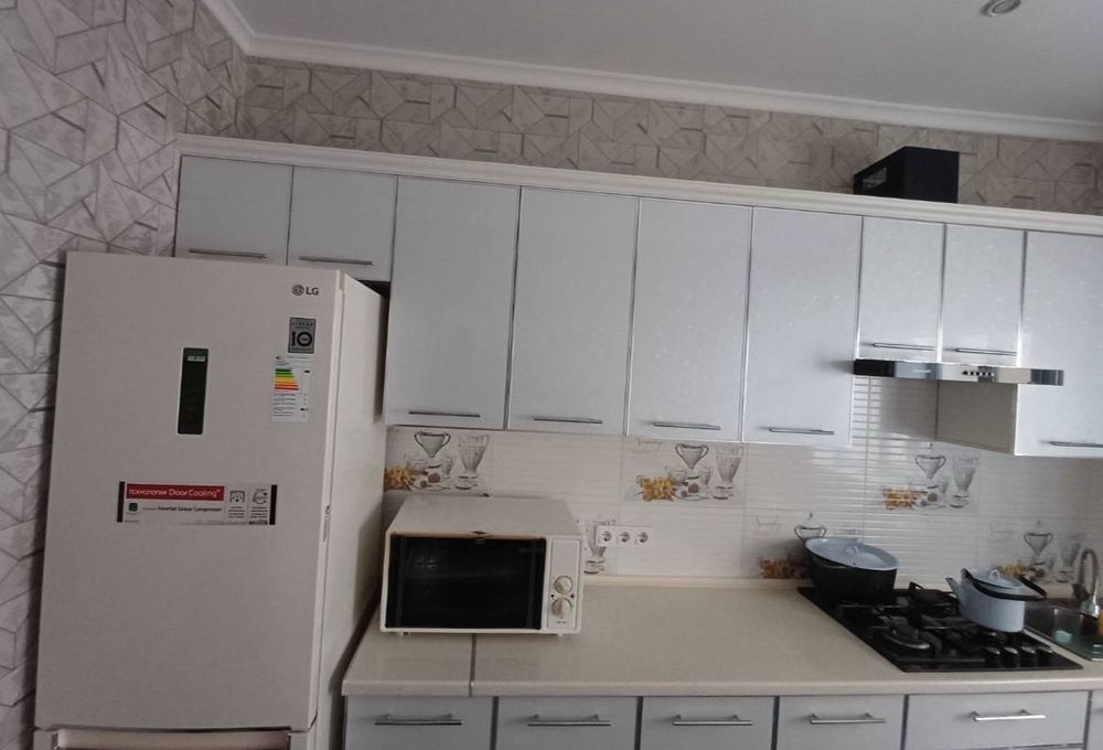 Gorgaz Soadat restarand oldida.2xonali kvartira