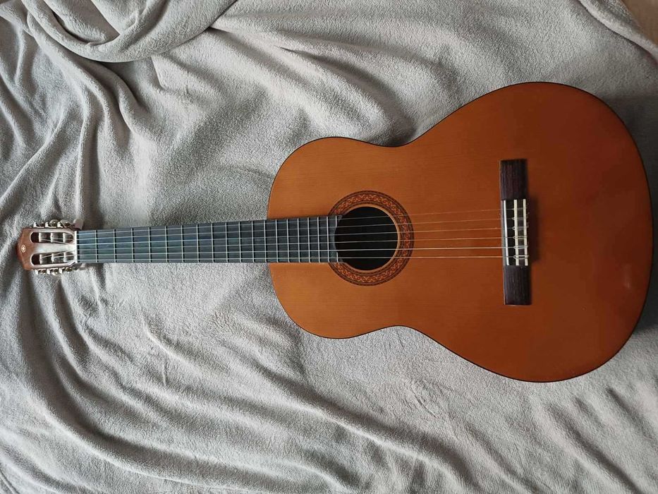Продавам Китара Yamaha C40