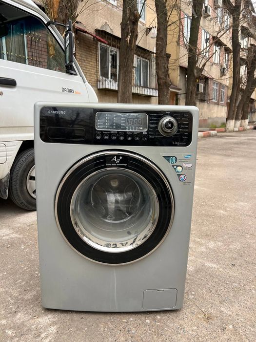 Продается стиральная машина Самсунг в идеальном состоянии с гарантией