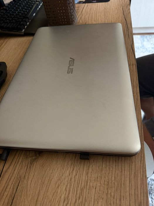 Продам ноут в хорошем состояний