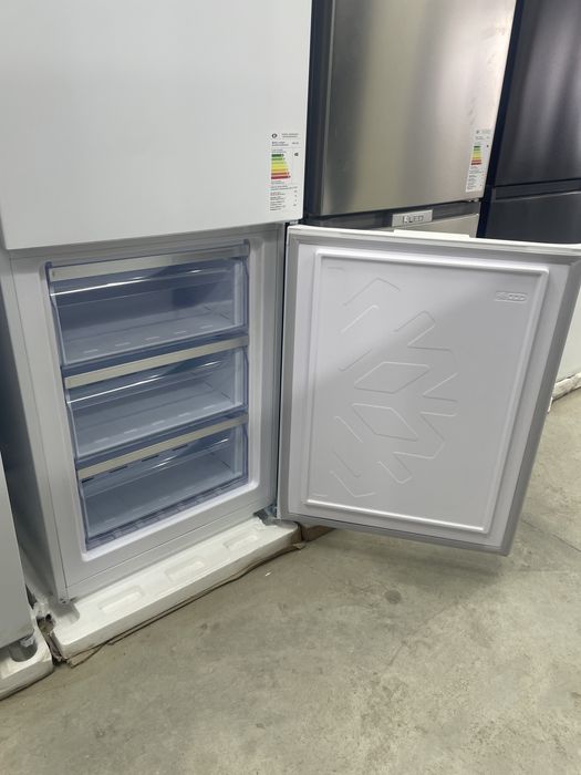 Продам Холодильник FERRE FNF-470W